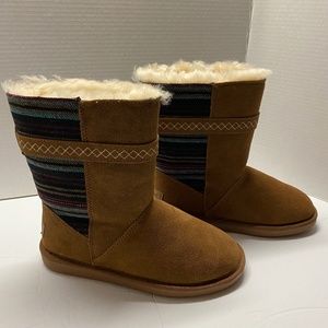 Minnetonka Women's Boots Size 8